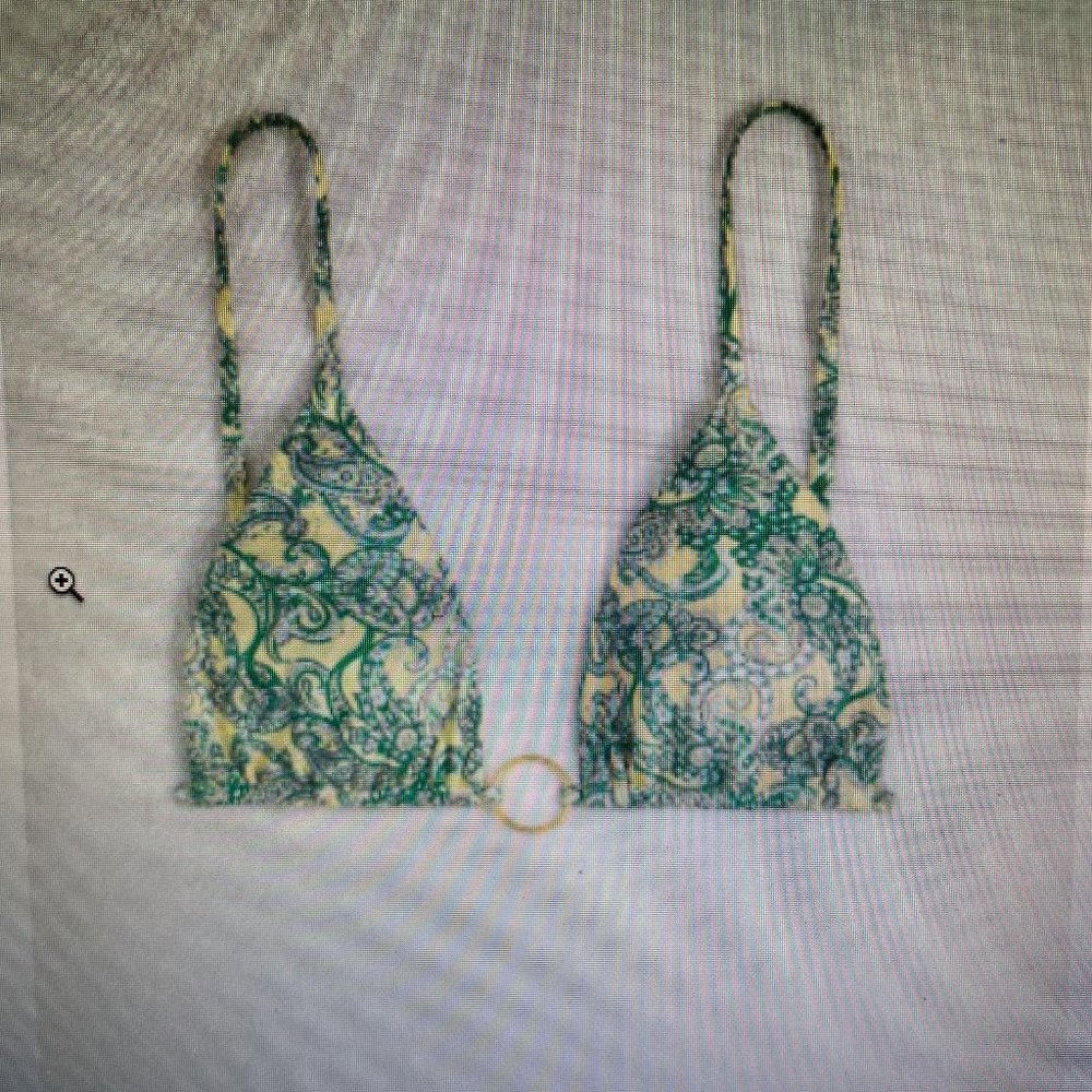 2 pack Bikini Tops/ NWT - Picture 2 of 6